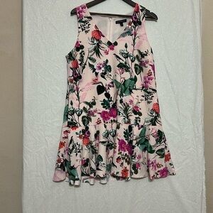 Banana Republic Shift Dress Pink Size 10. Floral Drop Waist V-Neck Sleeveless.